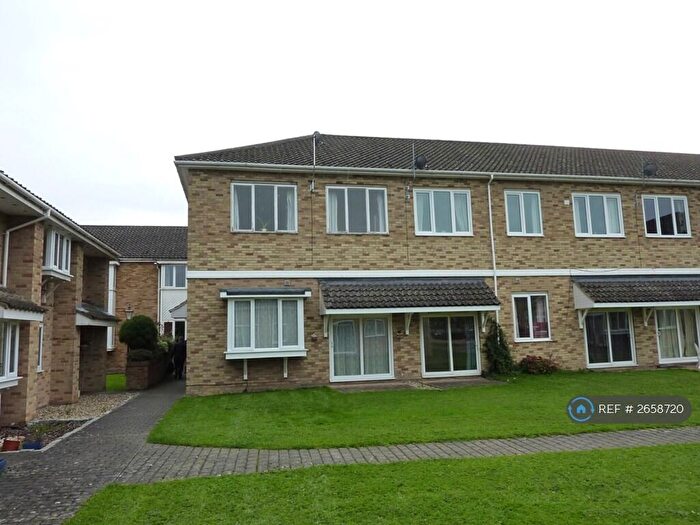 1 Bedroom Flat To Rent In Keswick Hall, Norwich, NR4