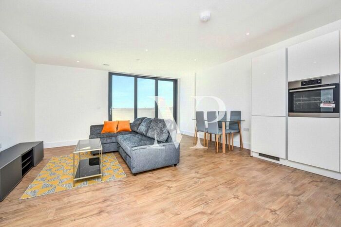 2 Bedroom Flat To Rent In Epsom Apartment, Fairfield Avenue, TW18