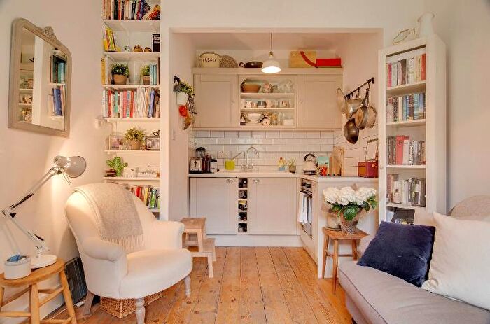 1 Bedroom Flat To Rent In Gibson Gardens, London, N16