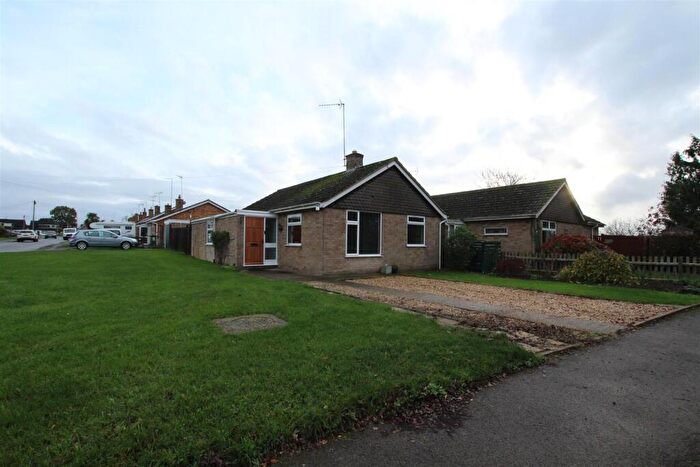 2 Bedroom House For Sale In Willow View, Northampton, NN7