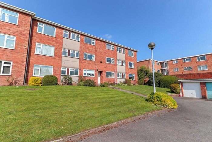 2 Bedroom Flat For Sale In Warwick Place, Leamington Spa, CV32