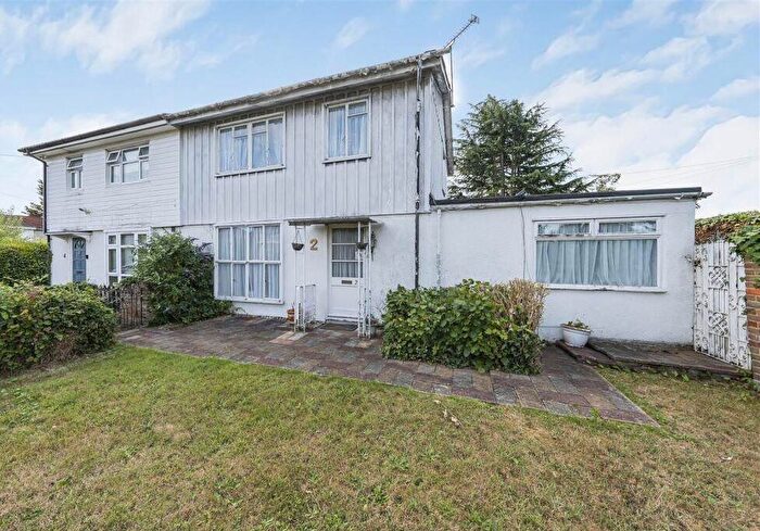 3 Bedroom Semi Detached House For Sale In Dyson Close, Windsor, Berkshire, SL4