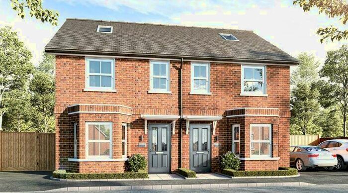 4 Bedroom Semi-Detached House To Rent In Chichester Terrace, RH12