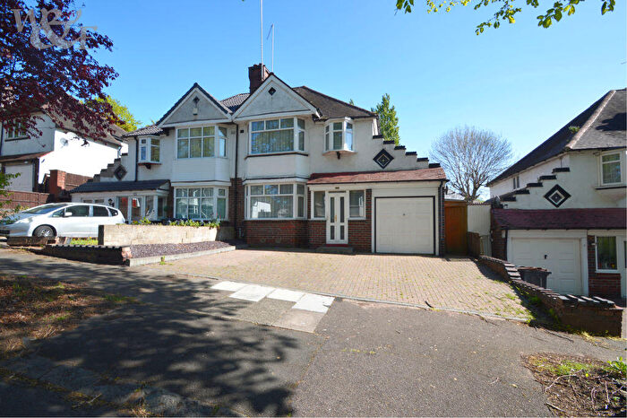 3 Bedroom Semi Detached House For Sale In Shepherds Green Road, Birmingham, B24