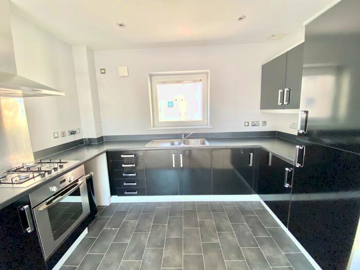 2 Bedroom Flat To Rent In Orpen Close, Swindon, SN3