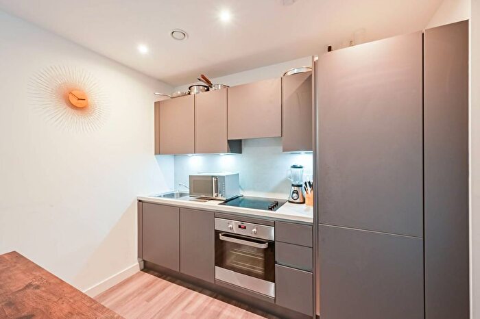 Studio For Sale In Pier Court, Plaistow, London, E13