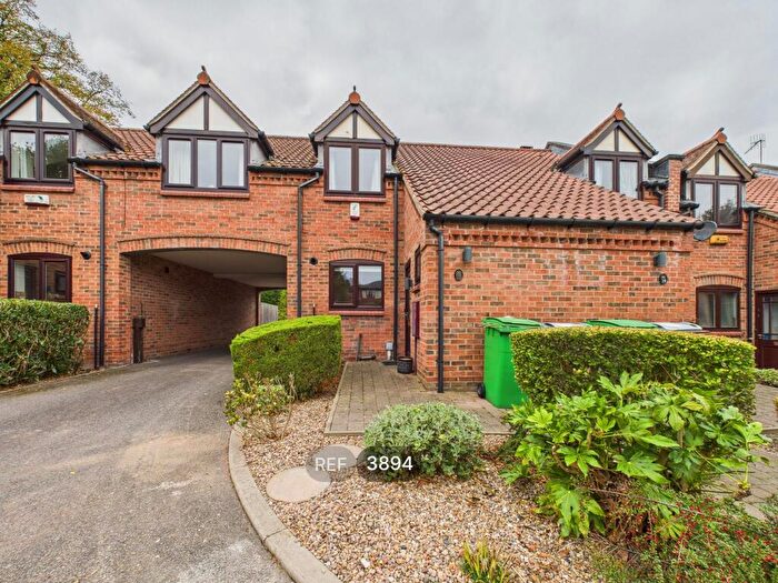3 Bedroom Terraced House To Rent In Old Lodge Drive, Nottingham, NG5