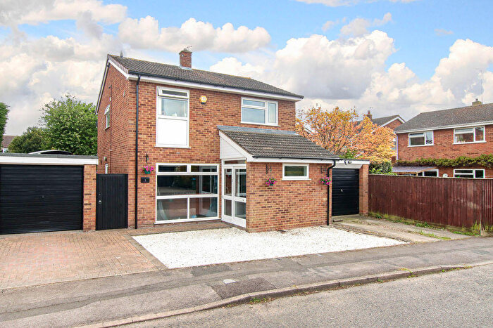 3 Bedroom Detached House For Sale In Long Plough, Aston Clinton, HP22