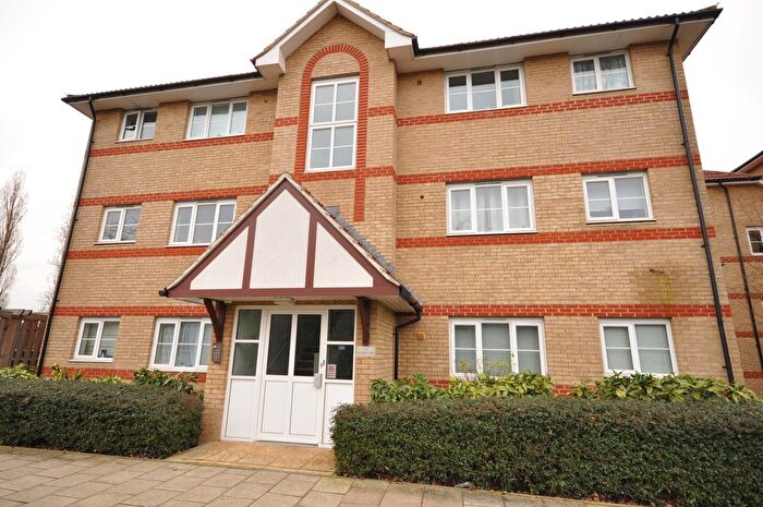1 Bedroom Flat To Rent In Stevenson Court, London, SE6