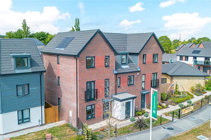 3 Bedroom Terraced House For Sale In The Ashdown Persimmon @ Valley Park, Didcot, Oxfordshire, OX11
