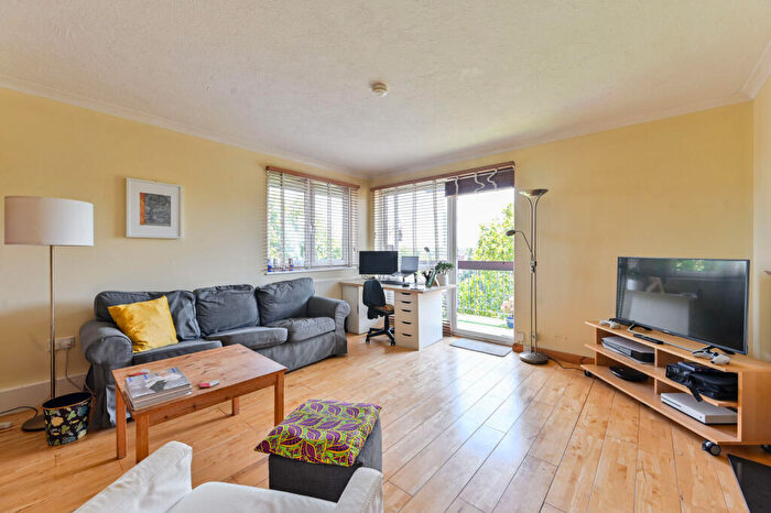 2 Bedroom Flat For Sale In Portland Street, London, , Elephant And Castle, London, SE17