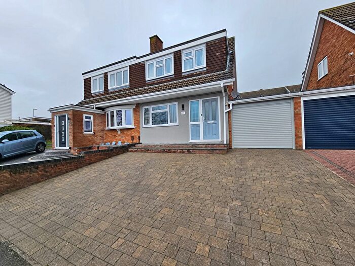 3 Bedroom Semi Detached House For Sale In Froxfield Gardens, Portchester, PO16