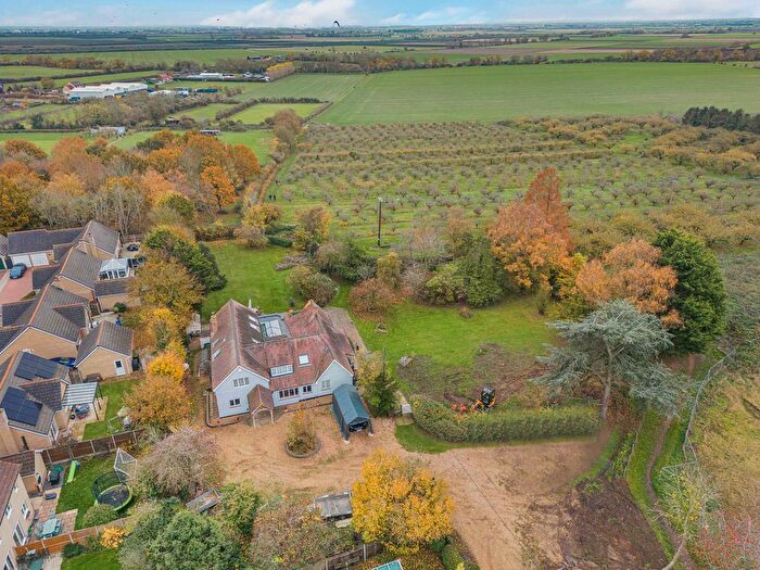 6 Bedroom Detached House For Sale In Aldreth Road, Haddenham, CB6