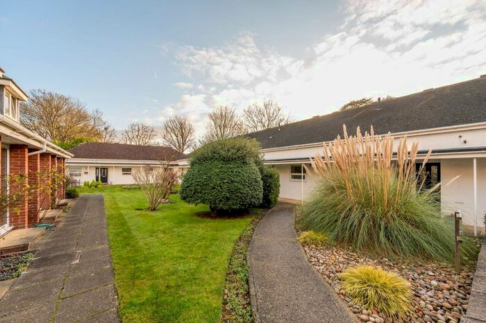 1 Bedroom Bungalow To Rent In Worcester Road, Sutton SM2