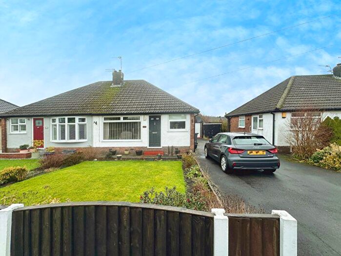 2 Bedroom Bungalow For Sale In Chiltern Drive, Bury, BL8
