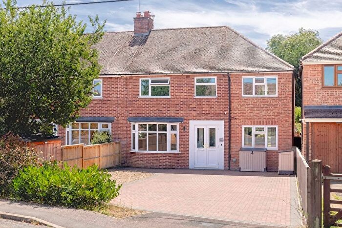 3 Bedroom Semi-Detached House For Sale In Fernhill Road, Begbroke, OX5