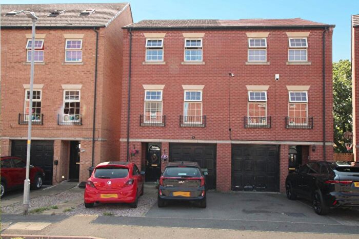 4 Bedroom Town House For Sale In Thwaite Close, Great Oakley, Corby, Northamptonshire, NN18