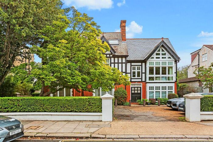 2 Bedroom Flat To Rent In Grove Park Road, Chiswick, W4