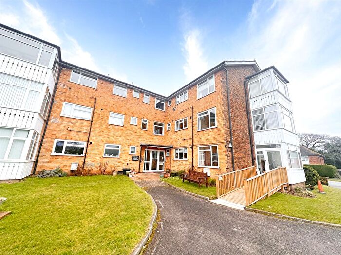 2 Bedroom Flat To Rent In Birkdale, Bexhill-On-Sea, TN39