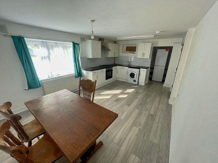 4 Bedroom Semi-Detached House To Rent In Chesterton Road, London, E13