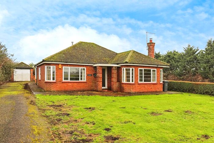 3 Bedroom Detached Bungalow For Sale In The Hollow, Ramsey, Huntingdon, PE26