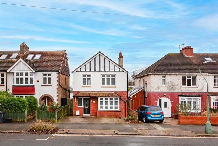 3 Bedroom Detached House For Sale In Hallyburton Road, Hove, BN3
