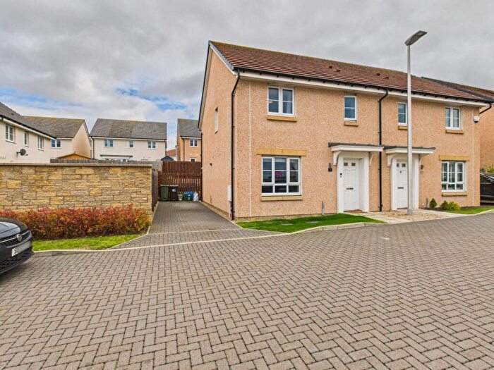 3 Bedroom Semi-detached House For Sale In Eskfield View, Wallyford, EH21