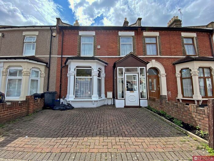 4 Bedroom Terraced House To Rent In Dudley Road, Ilford, IG1