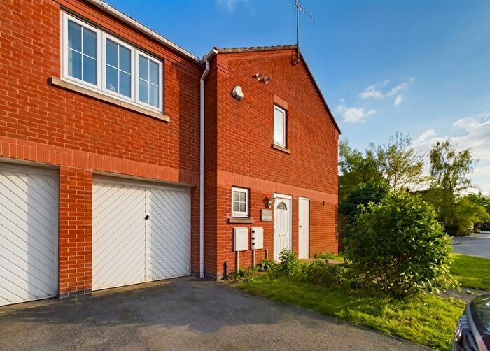 2 Bedroom Flat To Rent In Grants Yard, Burton-On-Trent, DE14