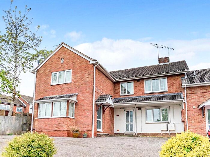 2 Bedroom Apartment To Rent In The Ridgeway, Warwick, CV34