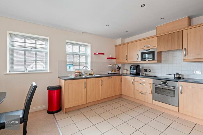 2 Bedroom Flat To Rent In Albany Gardens, Colchester, CO2