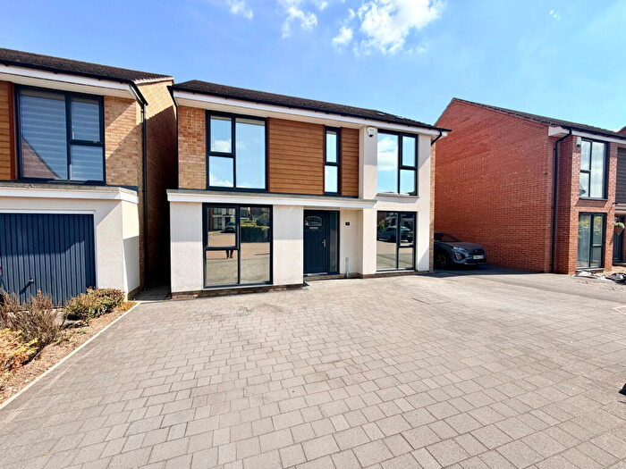 4 Bedroom Detached House For Sale In The Pastures, Royston, Barnsley, S71