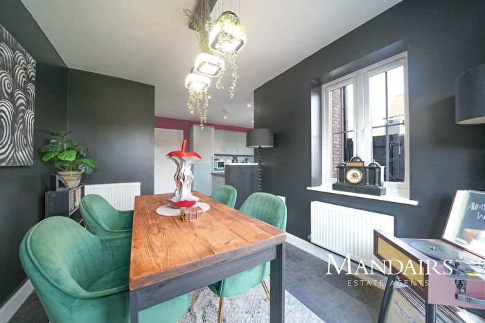 3 Bedroom Semi-detached House For Sale In Willow Court, Cowbit, Spalding, PE12