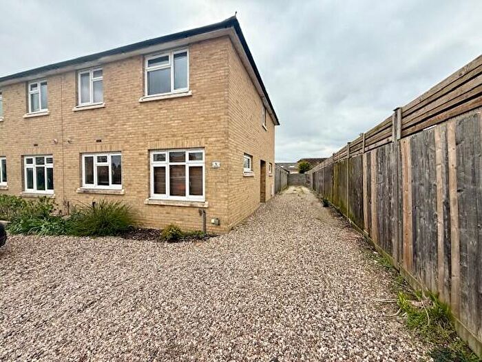 3 Bedroom Semi-Detached House To Rent In Western Road, CM8