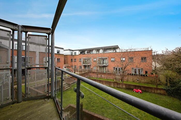 2 Bedroom Apartment For Sale In Sunningdale Gardens, London, NW9