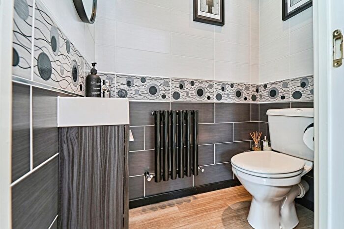 5 Bedroom Detached House For Sale In Old College Drive, Wednesbury, WS10