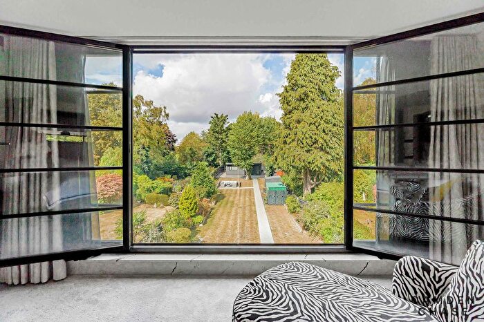 5 Bedroom Detached House For Sale In Watford Road, St Albans, AL1