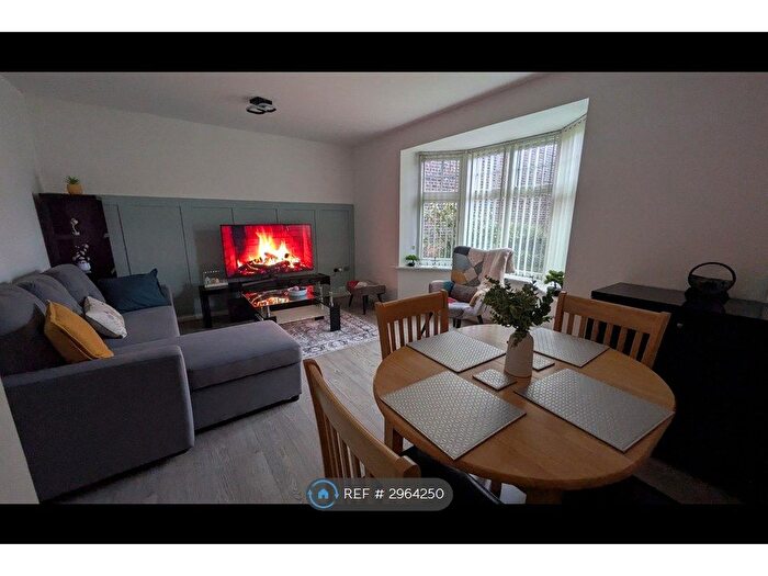 2 Bedroom Flat To Rent In Tavistock Close, Leeds, LS12