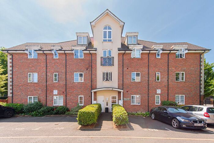 2 Bedroom Flat For Sale In Runway Drive, Colindale, London, NW9