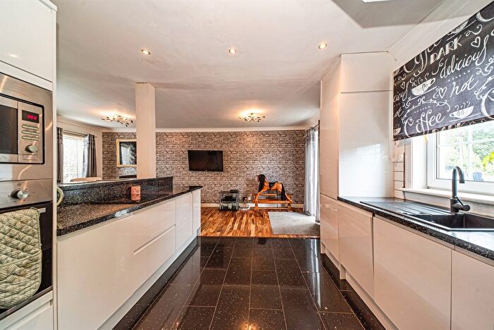 3 Bedroom Terraced House For Sale In Cairnhill Circus, Glasgow, G52
