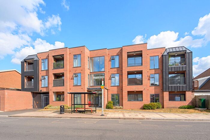 1 Bedroom Flat For Sale In Friern Barnet Lane, Whetstone, London, N20