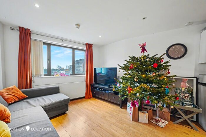 1 Bedroom Flat To Rent In Stoke Newington High Street, London, N16