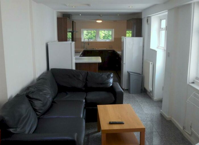 5 Bedroom Terraced House To Rent In Coburn Street, Cardiff, CF24