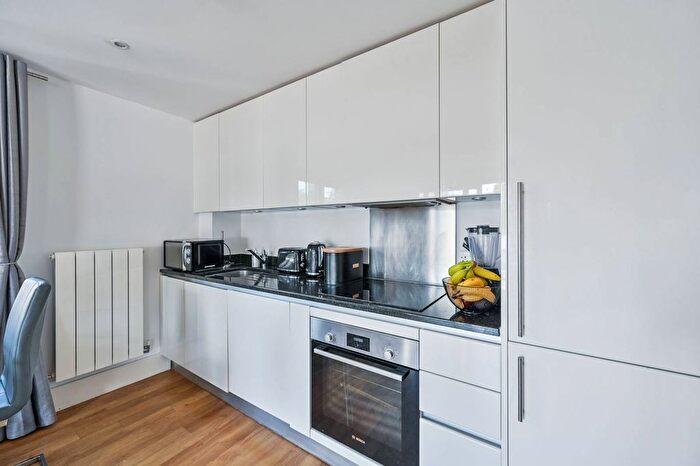 2 Bedroom Flat For Sale In West Carriage House, Woolwich Riverside, London, SE18