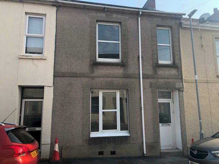 3 Bedroom House To Rent In Parcmaen Street, Carmarthen, SA31