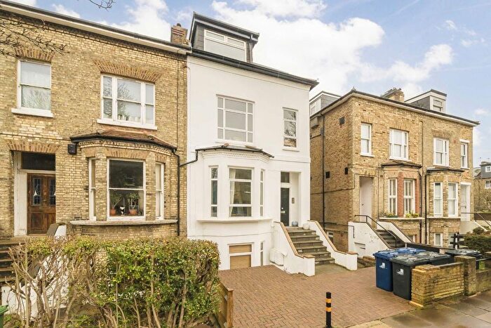 2 Bedroom Flat For Sale In Oxford Road, Ealing, W5