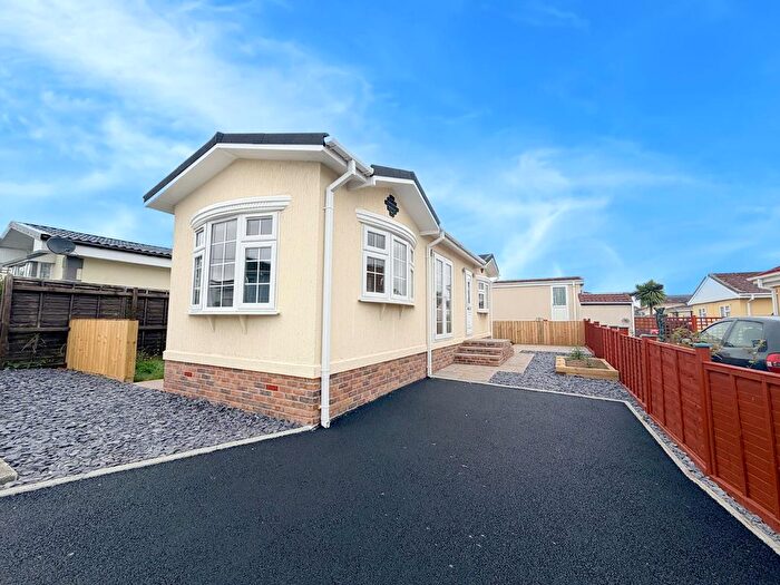 2 Bedroom Park Home For Sale In Glenhaven Park, Helston, TR13