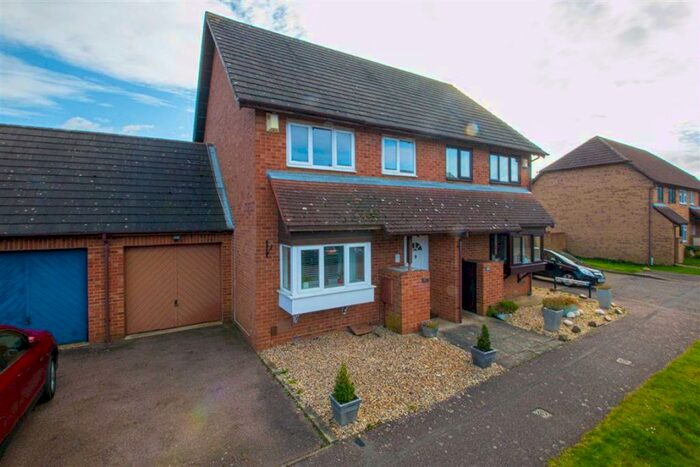 3 Bedroom Semi-Detached House To Rent In Gaddesden Crescent, Wavendon Gate, Milton Keynes, MK7