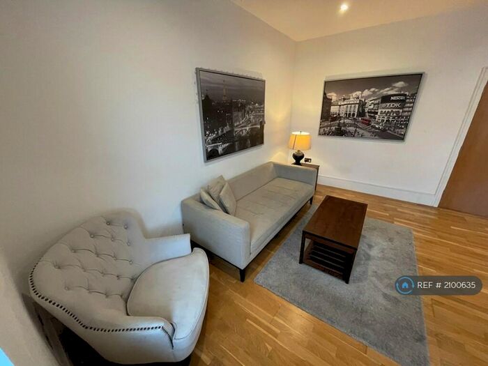1 Bedroom Flat To Rent In York Road, London, SW11