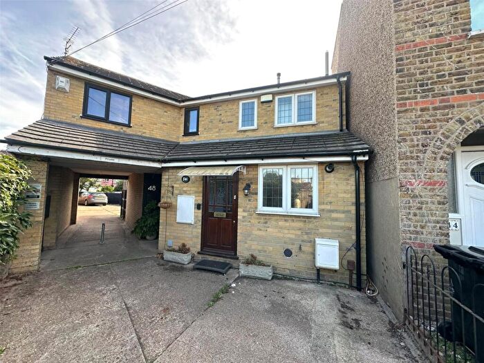 1 Bedroom Semi Detached House For Sale In Coombe Road, Gravesend, Kent, DA12